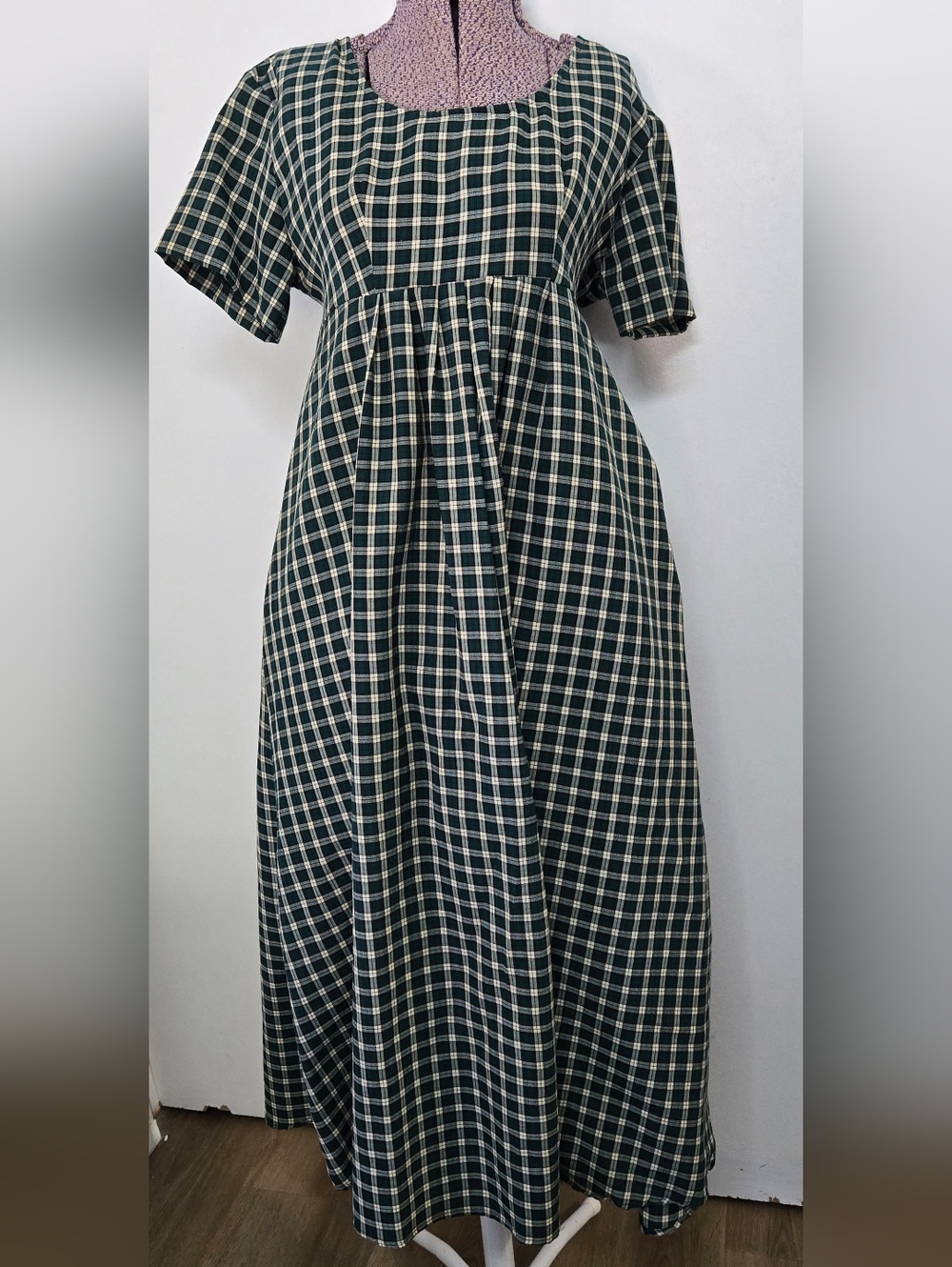 D.B.Y Classic Green Plaid Midi Dress Juniors? Size 5
